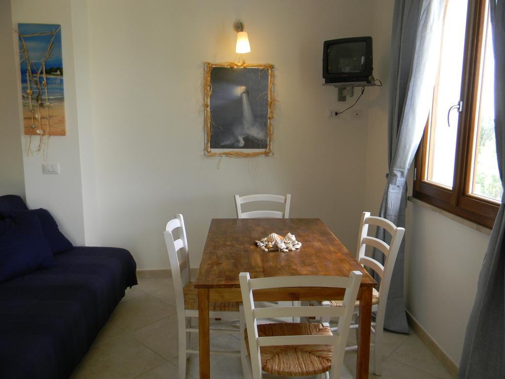 Apartamento Casa Di Livia SantʼAnna Arresi Exterior foto