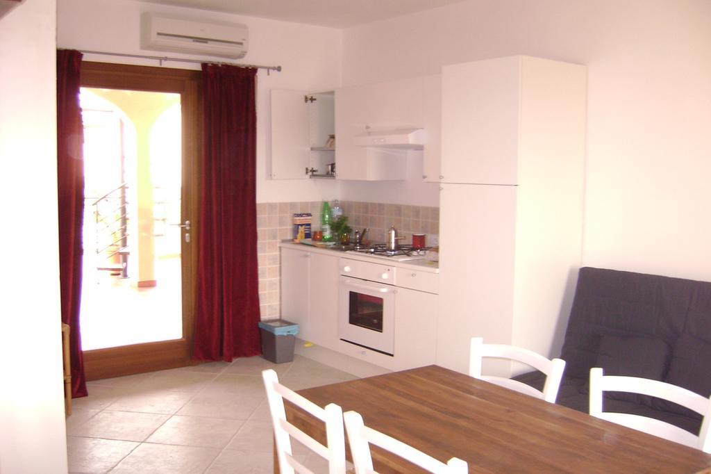 Apartamento Casa Di Livia SantʼAnna Arresi Exterior foto